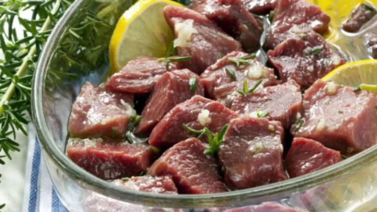 Hay ciertos productos, como las carnes, que se desaconseja cocinar en el microondas