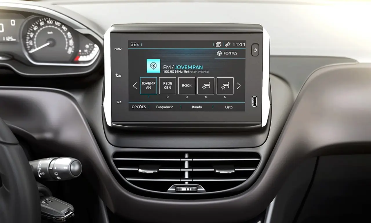 El interior del Peugeot 2008 suma nuevas tecnologías.
