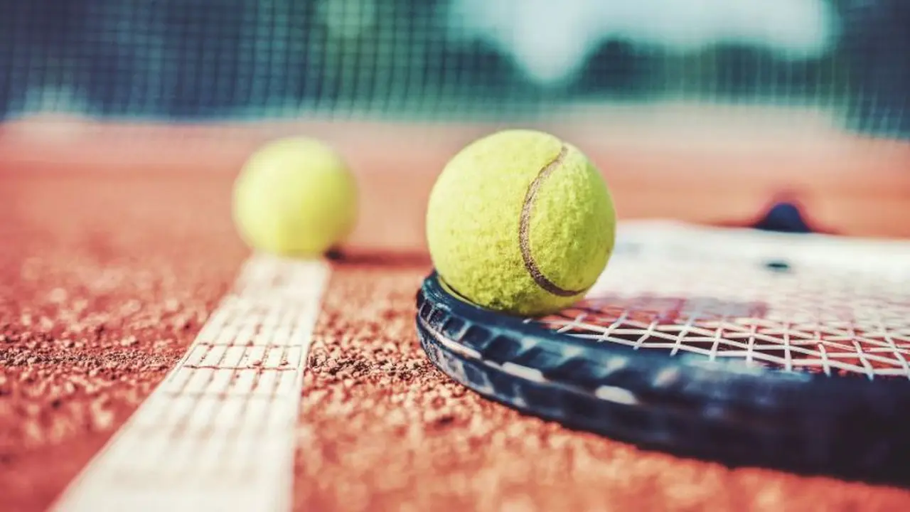 La práctica de tenis está habilitada en algunos distritos