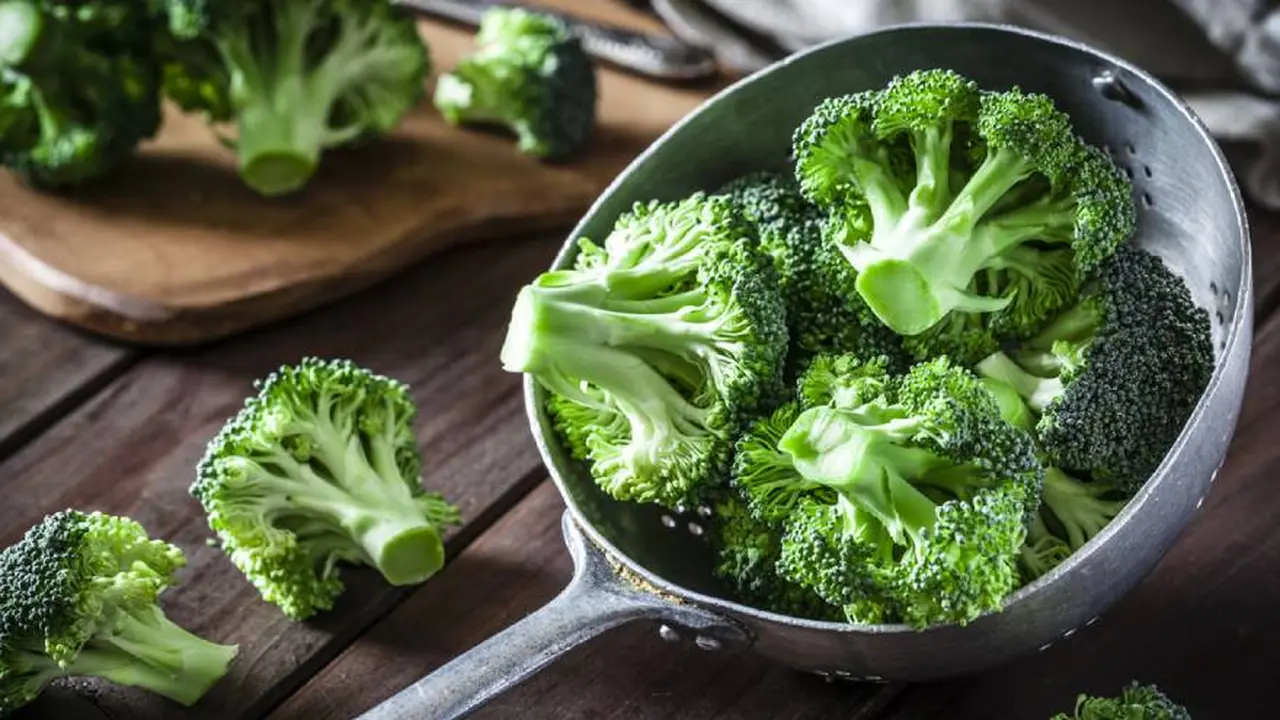 El brócoli es uno de los alimentos con vitaminas de este listado