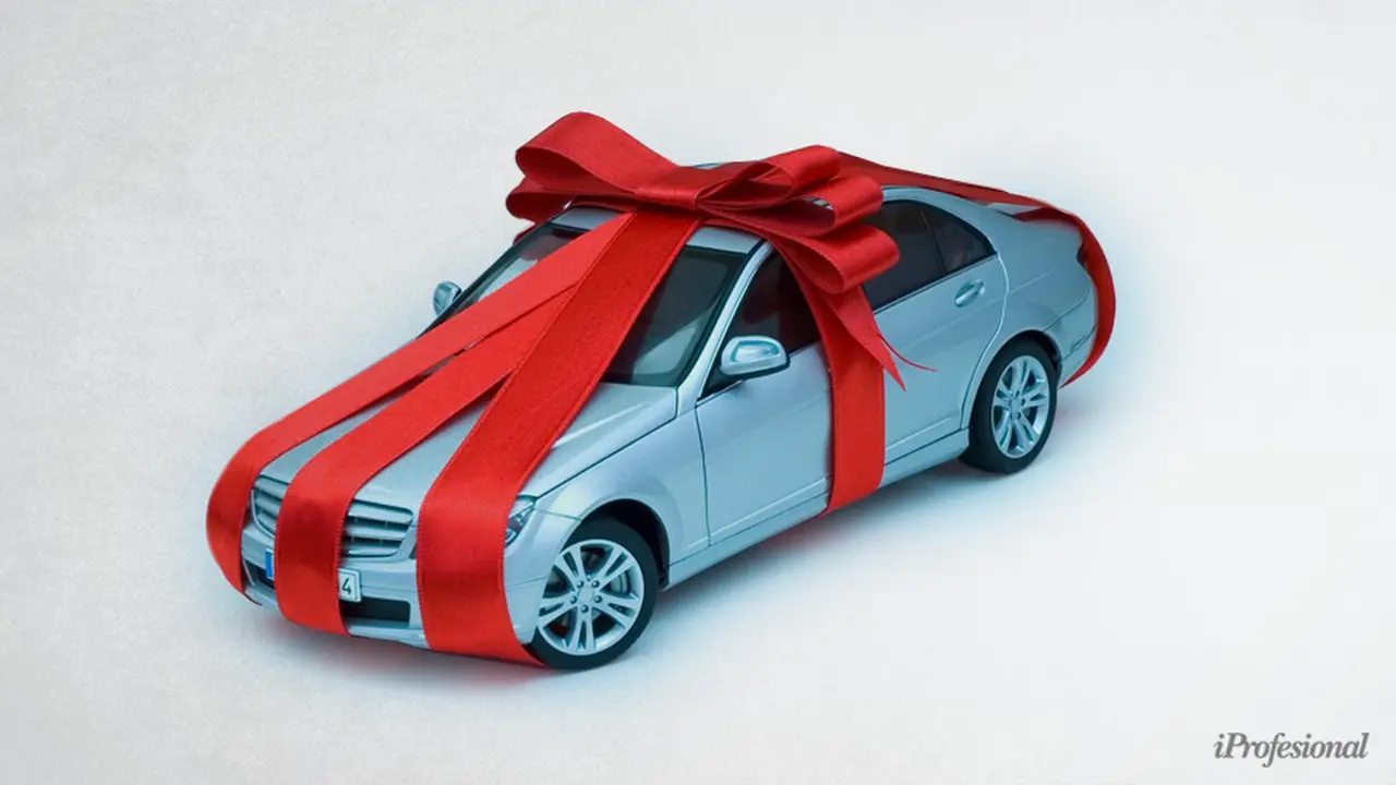 Récord de impuestos internos: el Gobierno publicó las nuevas escalas para autos y motos