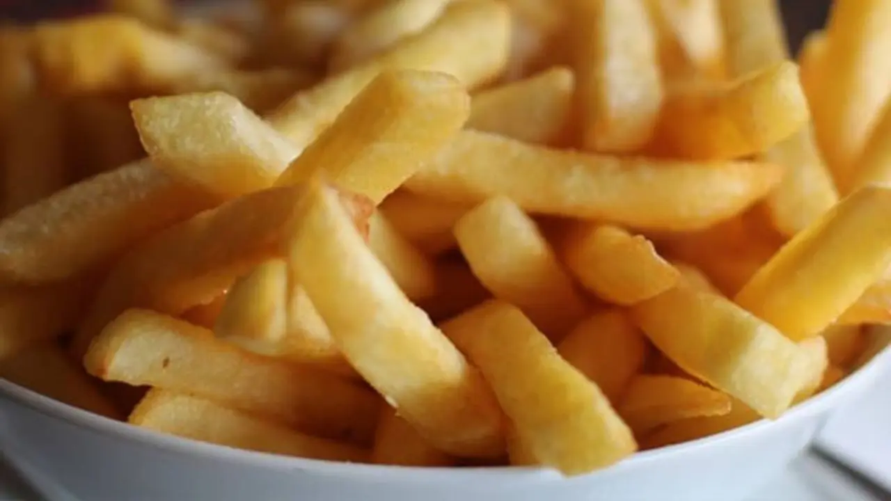 Las papas fritas doradas podrían ser perjudiciales para la salud