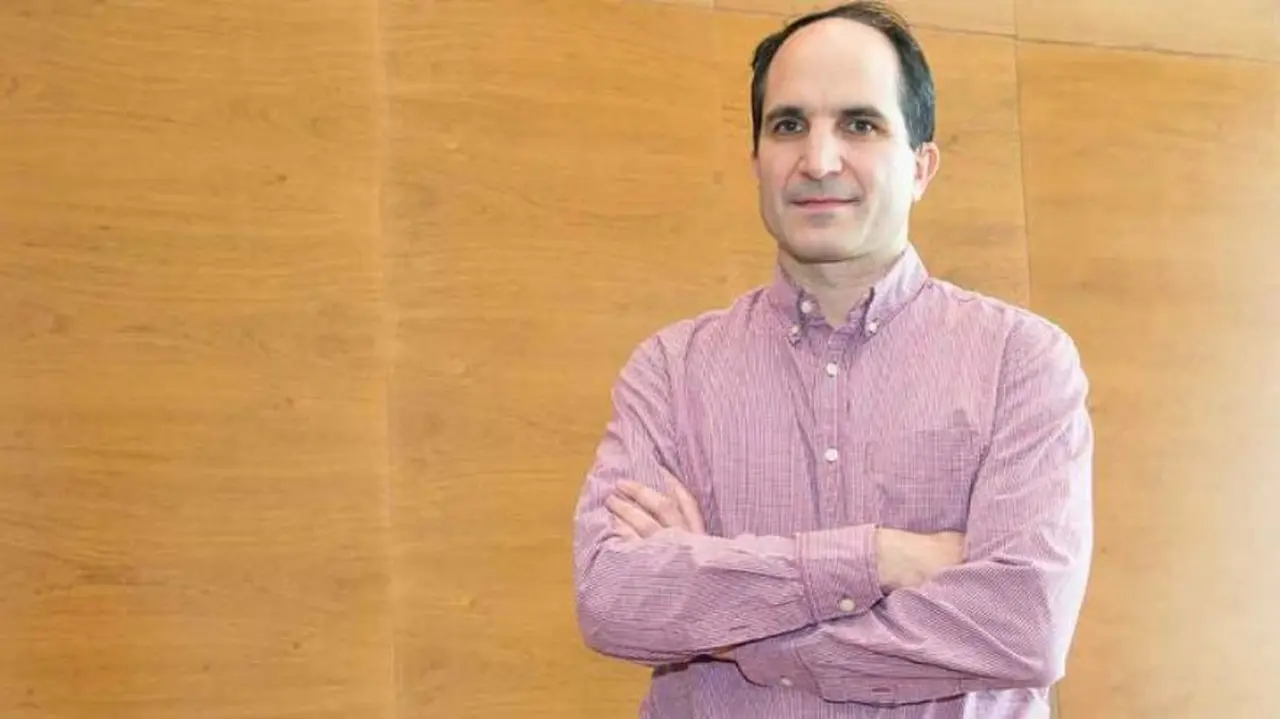 El científico argentino Juan Maldacena indica que será posible viajar al futuro