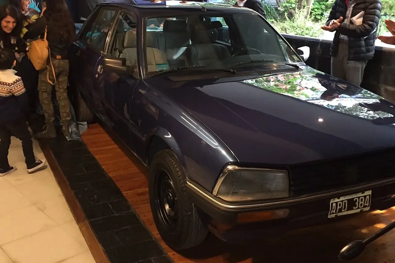 El Peugeot 505 de René Favaloro, en el Museo Fangio.