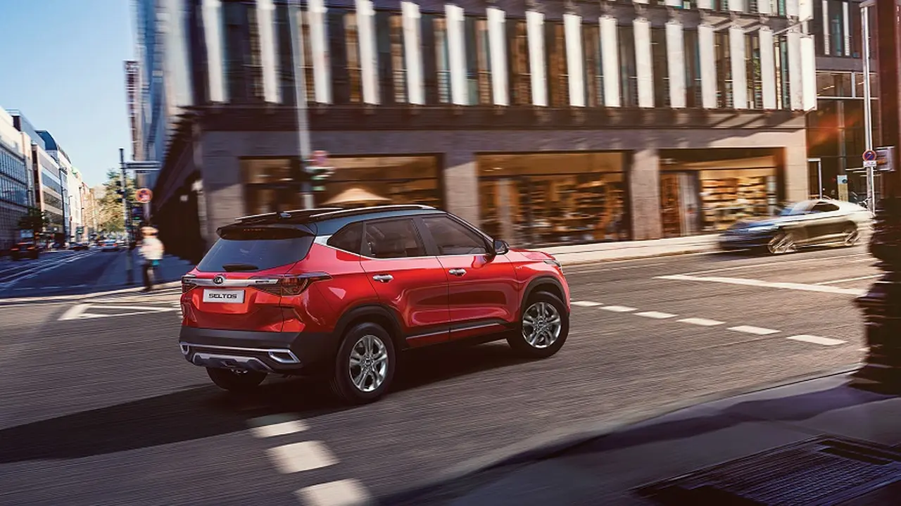 Kia Seltos inaugura una nueva línea de diseño.