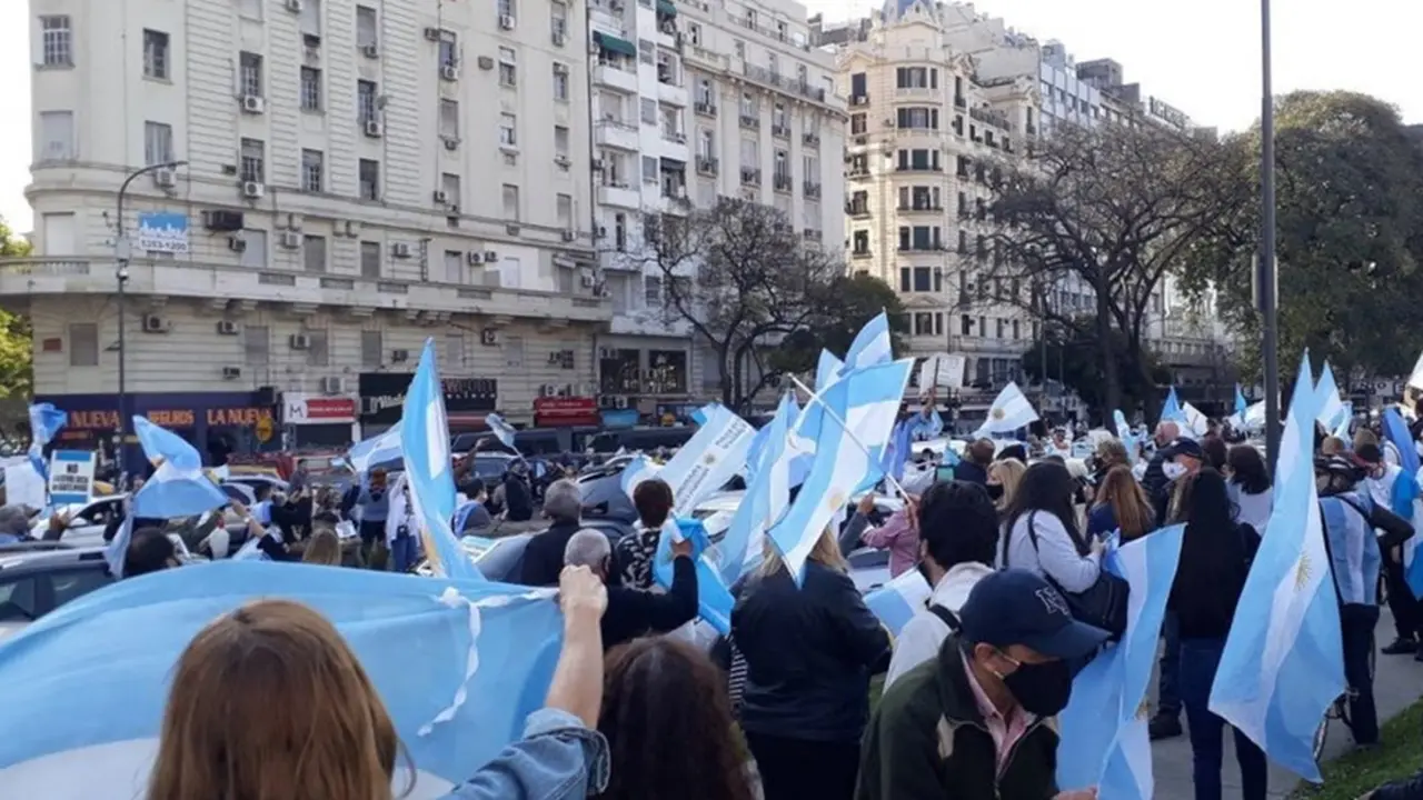 La nueva jornada de protesta le dio pie a Macri para vincular ese movimiento con la campaña del 