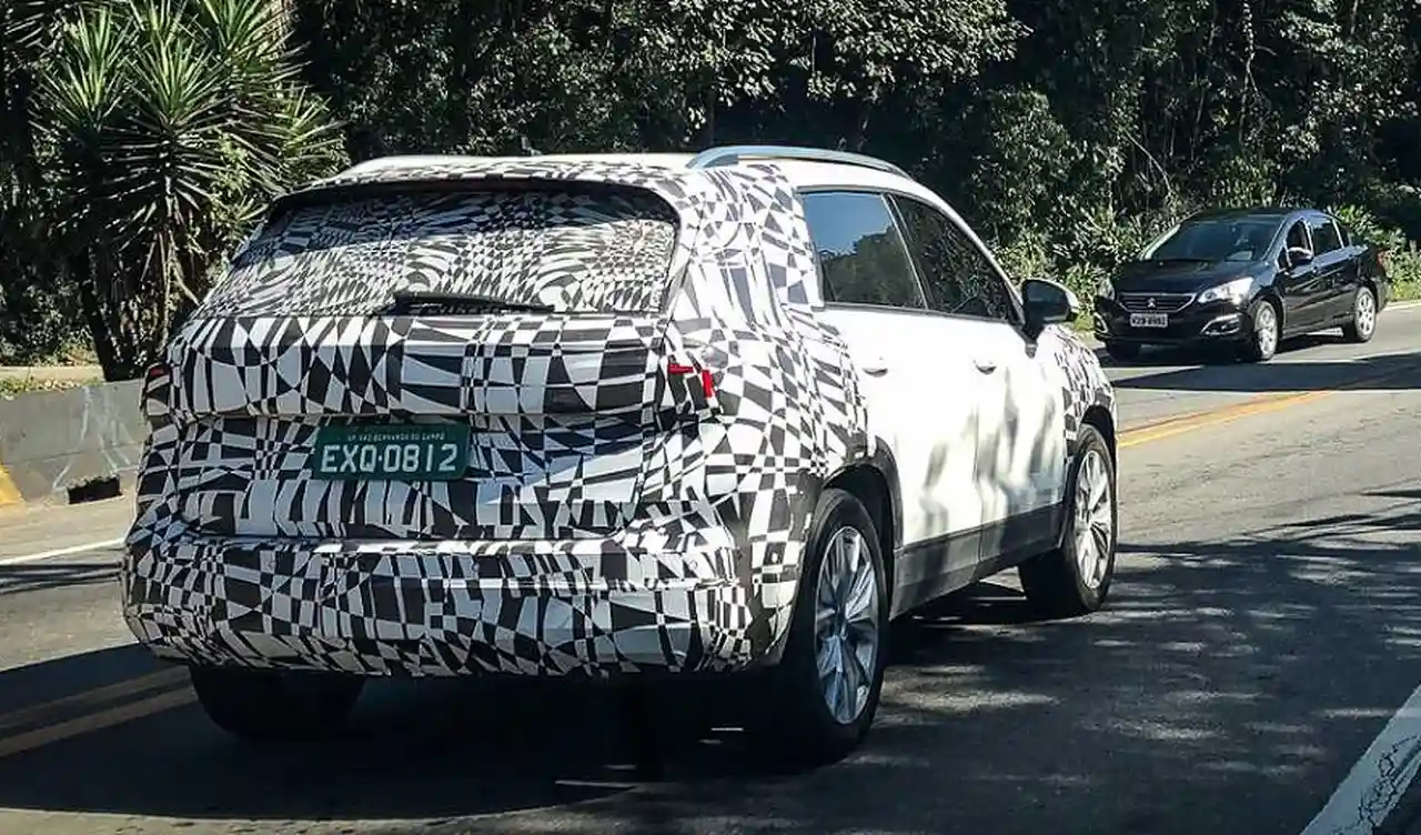 Volkswagen Taos camuflado.