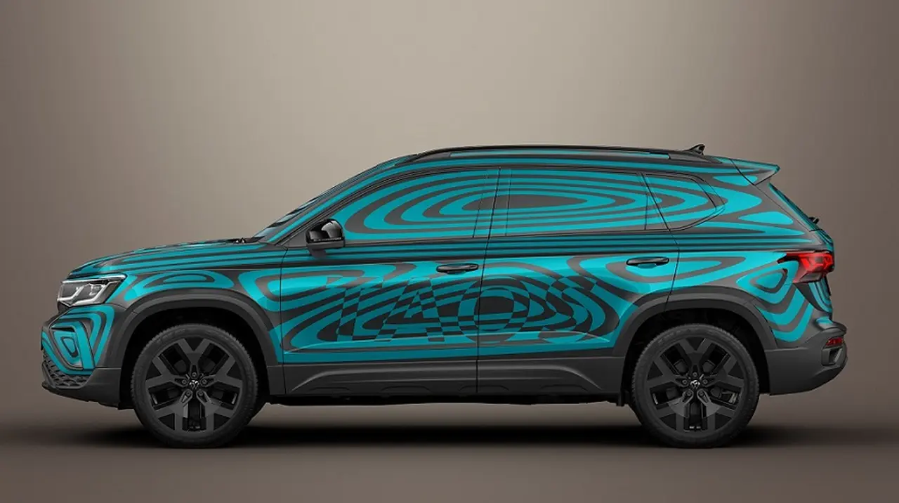 Volkswagen Taos de perfil.