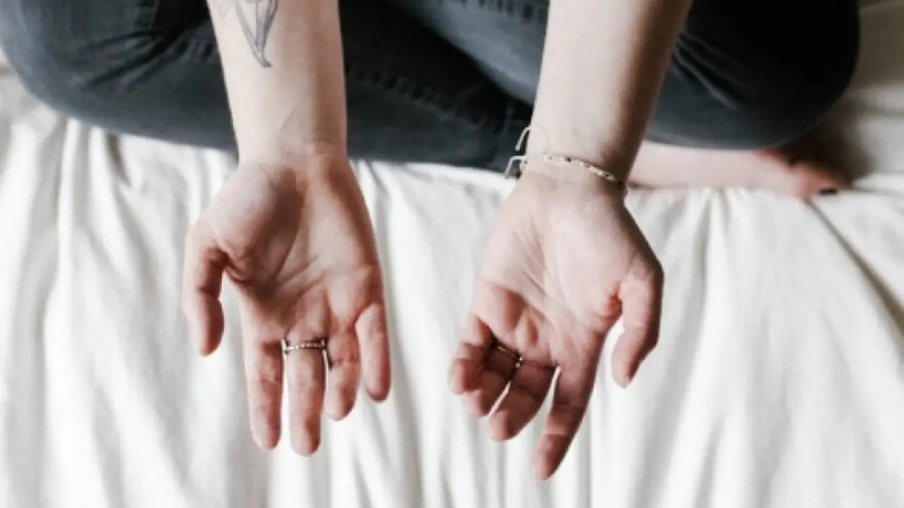 Una revisión reciente sobre reiki indica que sería útil como pseudoterapia para mejorar ciertos síntomas