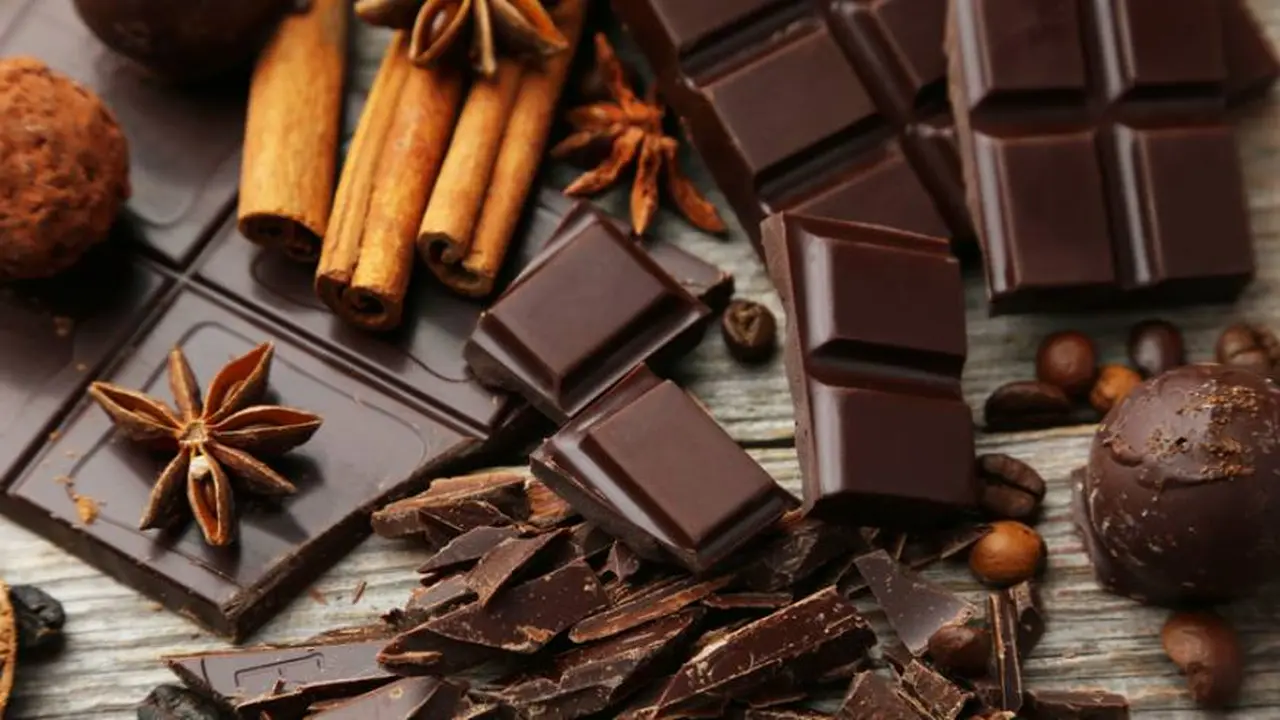 Comer chocolate es sano, pero se aconseja elegir el más amargo