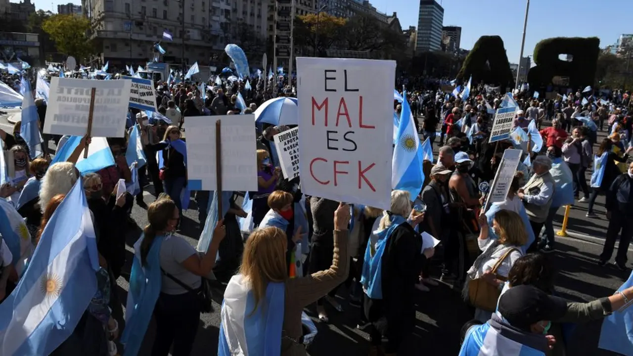 La ex presidente, en el centro de las críticas de los manifestantes