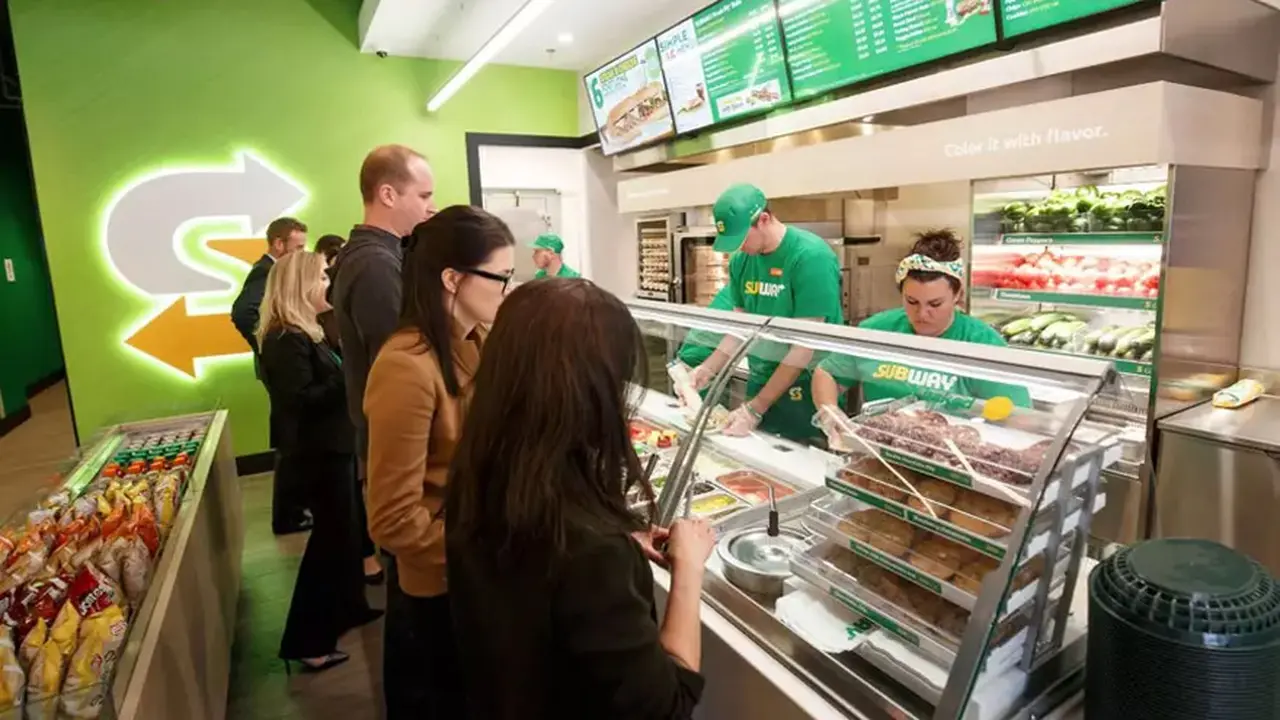 Escándalo: descubren que en el atún de Subway no hay atún