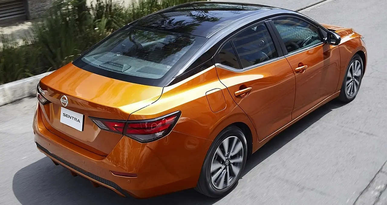 Nissan Sentra, su imagen posterior.