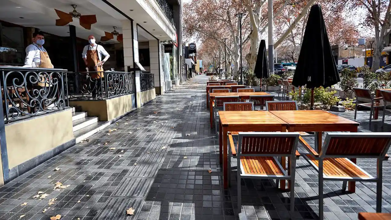 Lacunza criticó la extensión de la cuarentena.