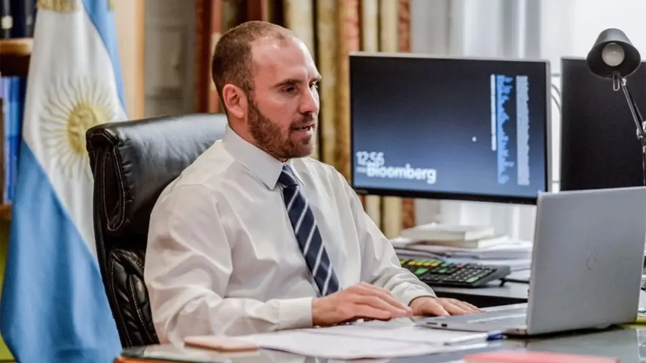 Un fin de año caliente: habrá un test para Martín Guzmán por megavencimiento de deuda en pesos