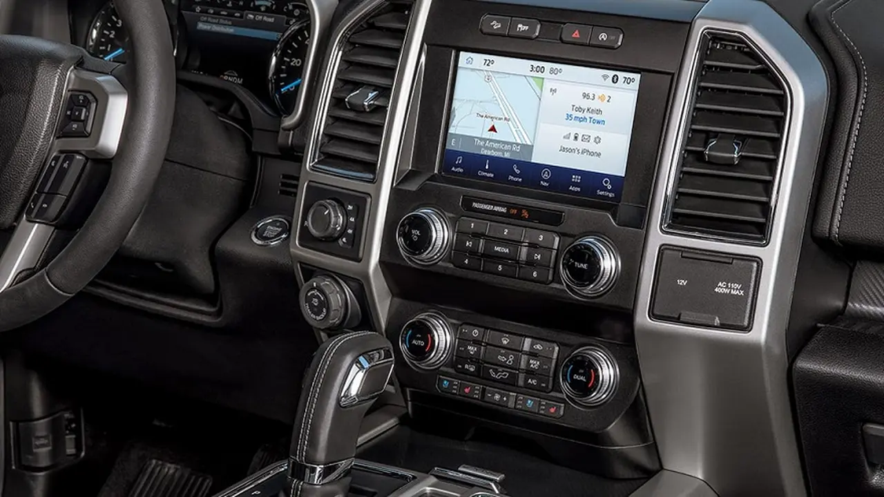 Tecnología y confort definen el interior de la Ford XL.