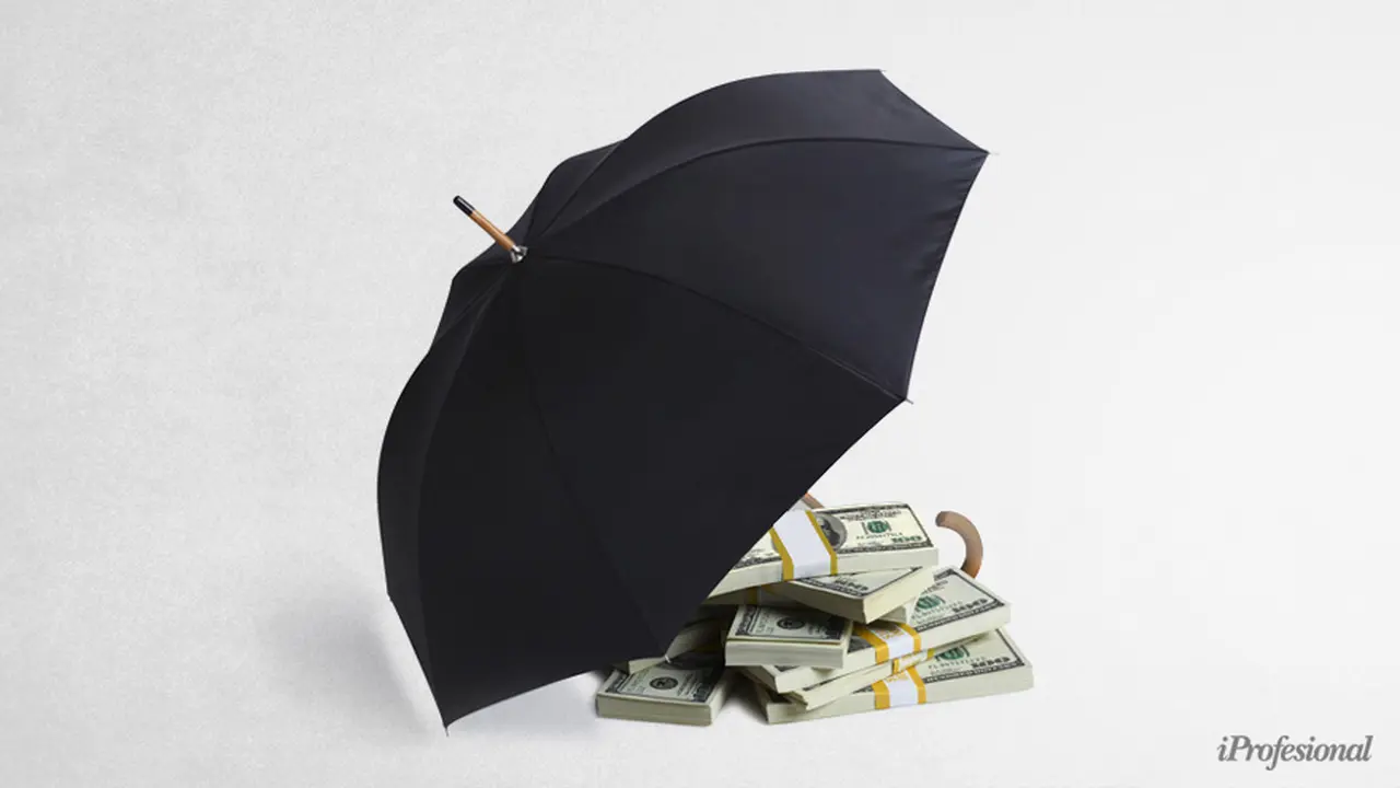 Comprar futuros de dólar brinda cobertura ante un salto del tipo de cambio oficial