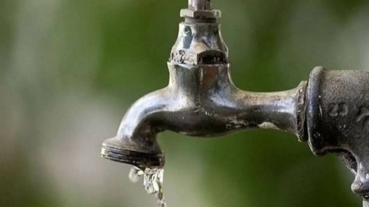 ¿Podés adivinar por qué tubería correrá más rápido el agua?