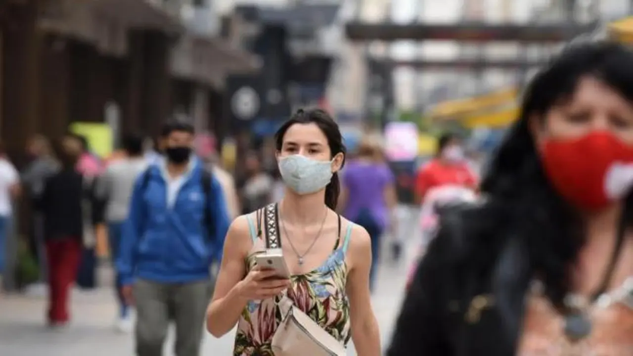 ¿Se llegó al pico de contagios en Argentina?: este modelo matemático tiene la respuesta