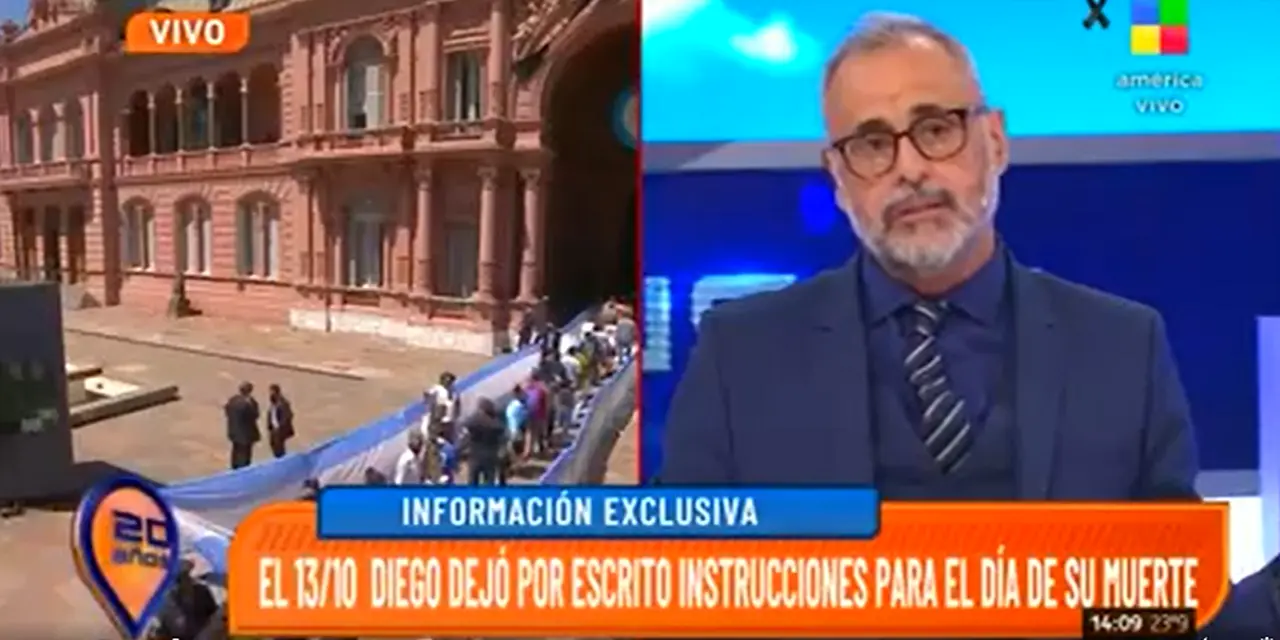 Jorge Rial anunció en su programa que tenía el documento firmado por Maradona