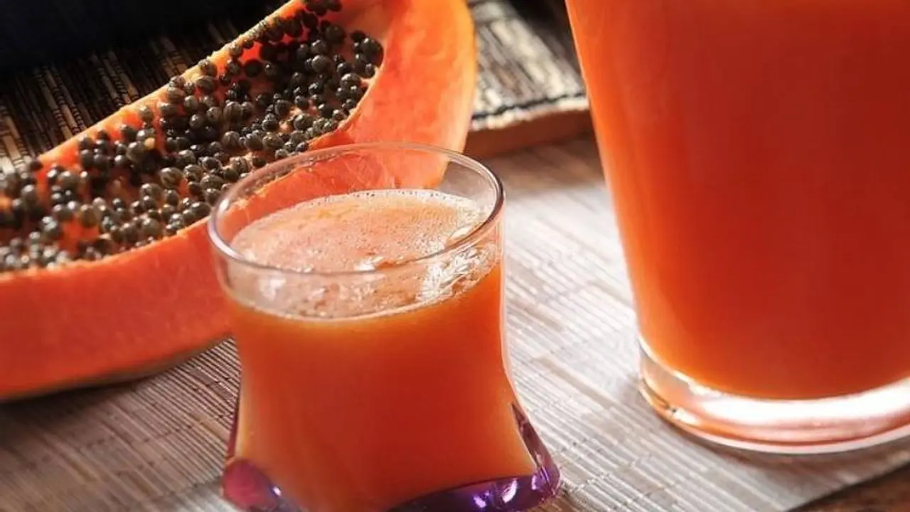 La papaya se puede comer como fruta o tomar en jugo