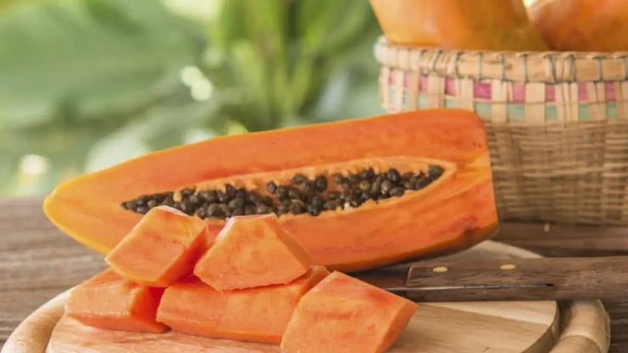 La papaya es una fruta que se consume mucho en algunos países de Latinoameríca