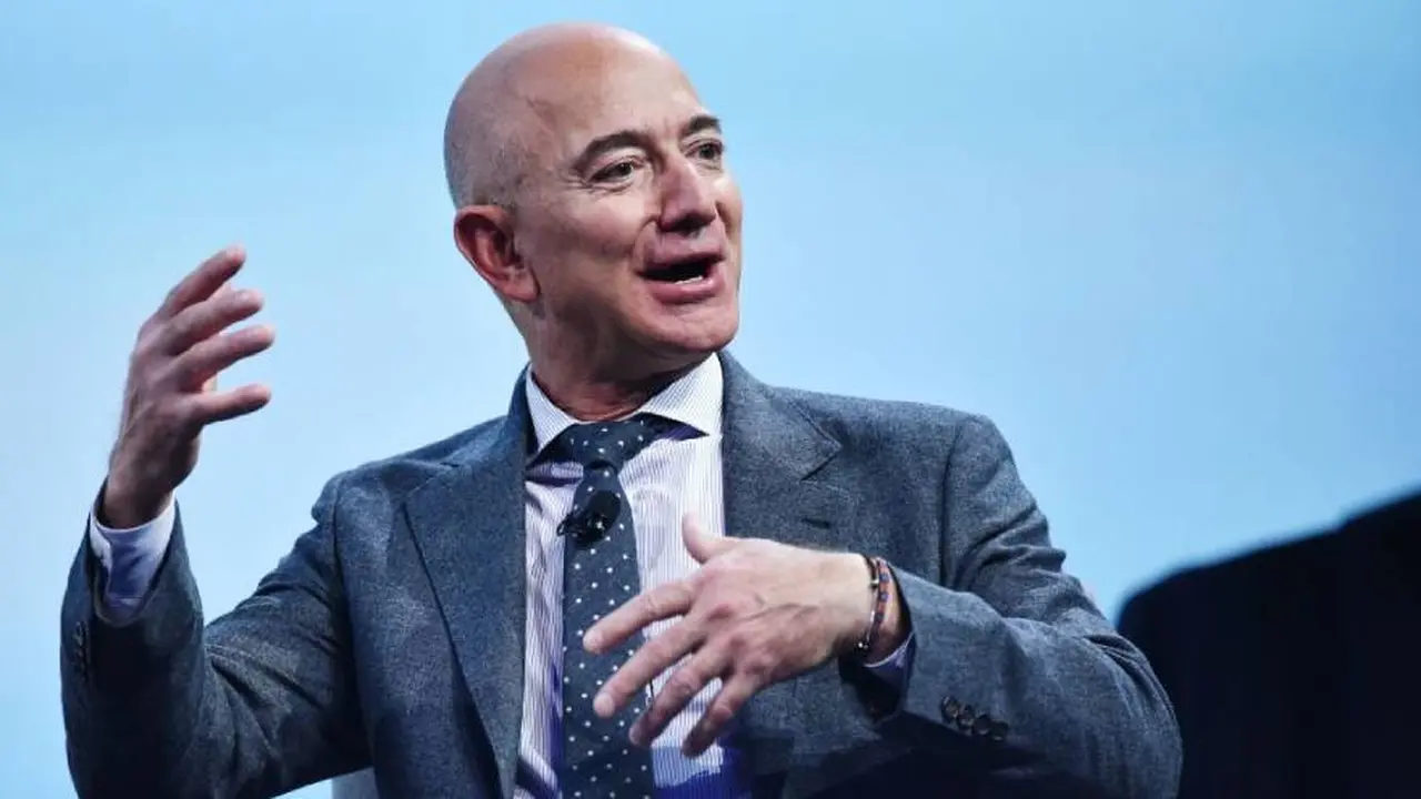 Los 14 principios del liderazgo de Jeff Bezos dentro de Amazon