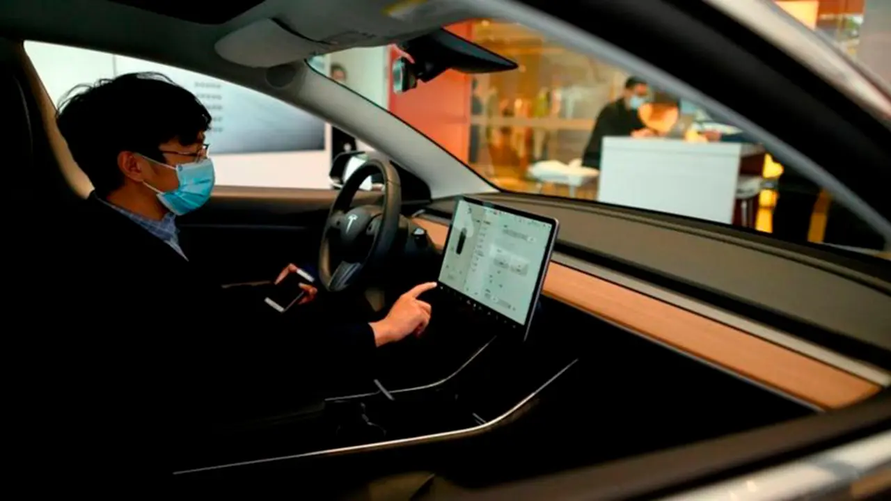 El tablero de los modelos de Tesla no tienen nada, solo una pantalla desde la que se dirige todo