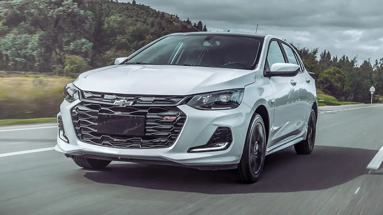 El Chevrolet Onix R.S., el más deportivo, llegará en 2021.