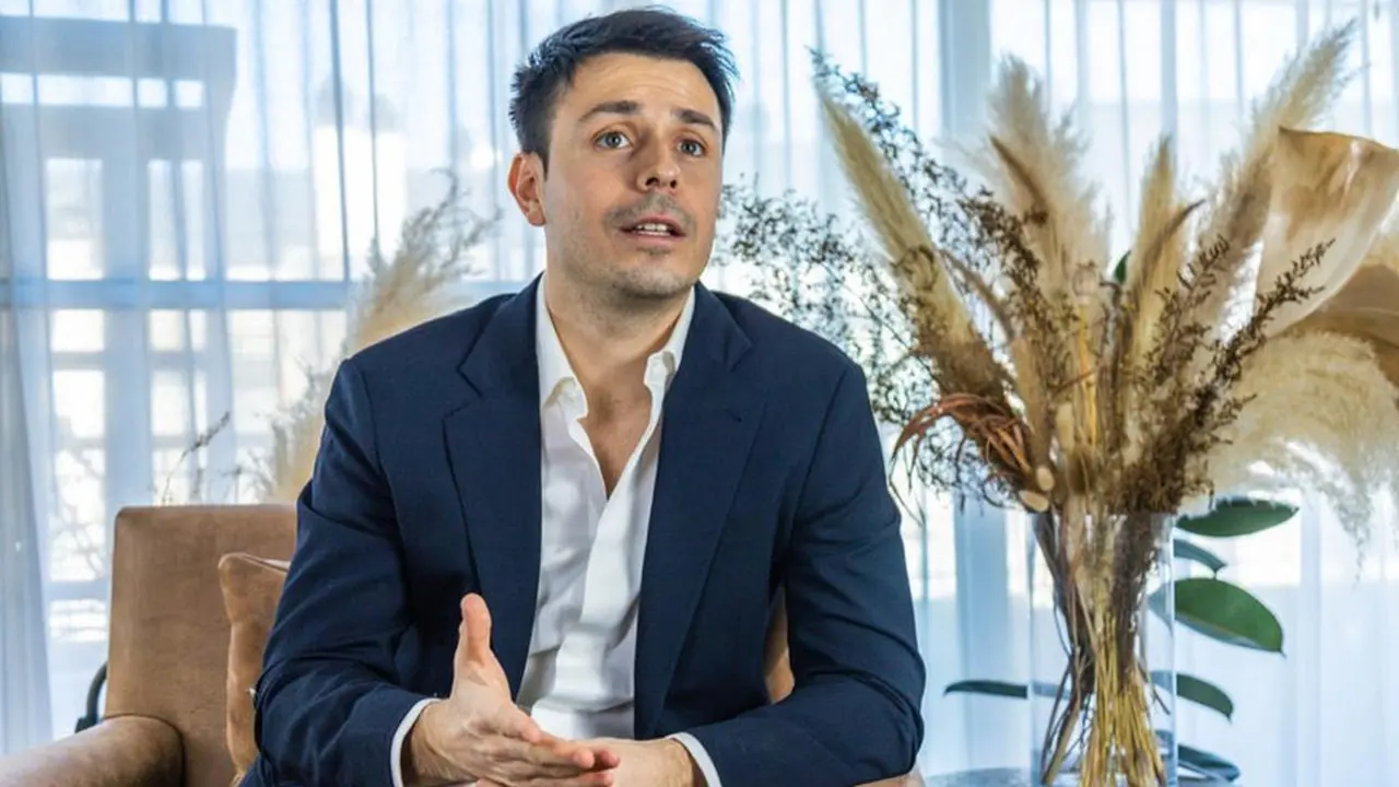 Alfredo Romano, acaba de publicar un nuevo libro sobre dolarización, 