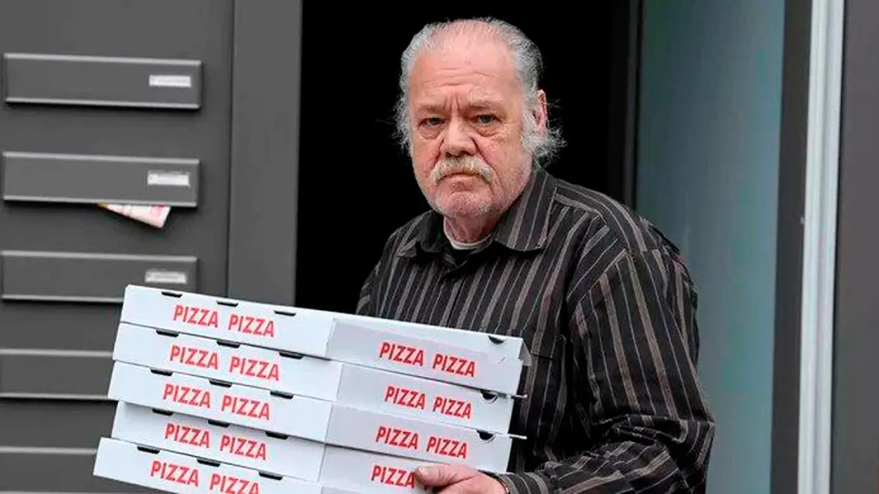 El hombre que lleva 9 años recibiendo pizzas sin haberlas pedido: por qué el misterio continúa