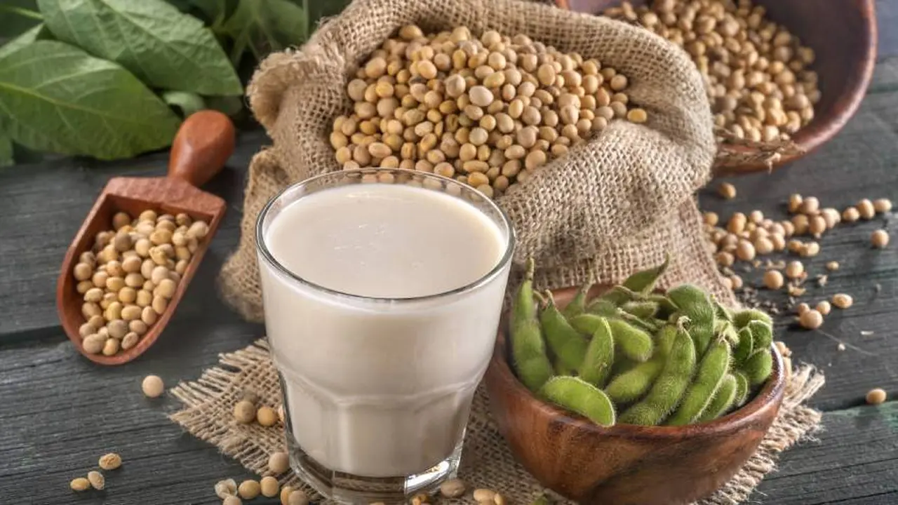 La bebida de soja se puede consumir con la leche regular