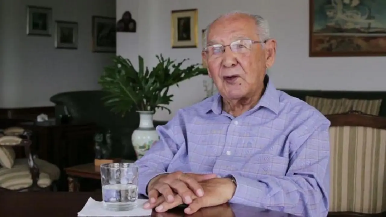 A los 104 años presentó su tesis doctoral y resolvió un enigma de hace dos siglos