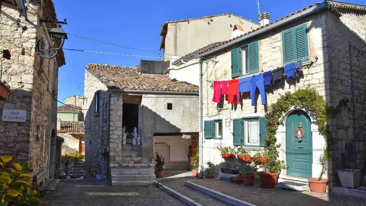 Casas a un euro: nueva oportunidad en un pueblo italiano con pocos requisitos