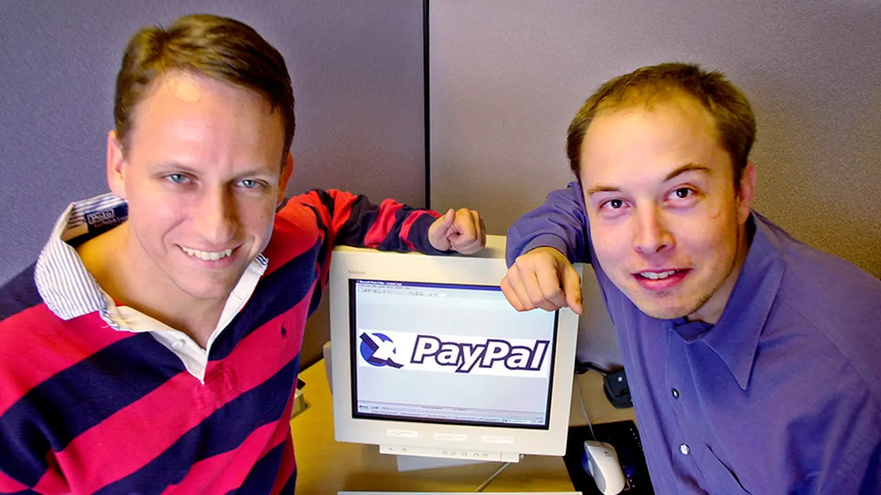 Elon Musk (a la derecha) fue uno de los impulsores de PayPal.