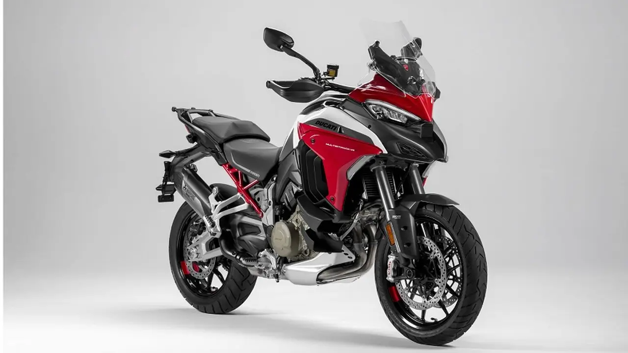Motos, la primera novedad del 2021: avant première de la Multistrada V4