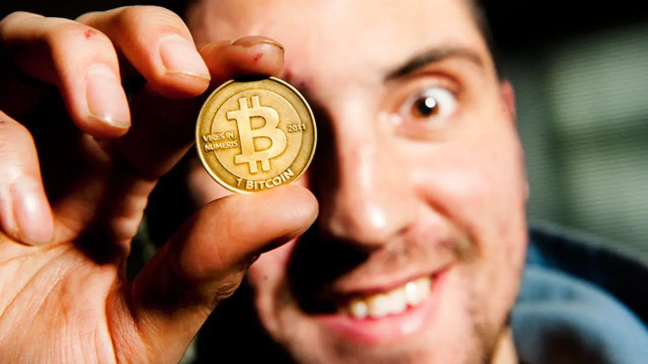 Aunque se representa como una moneda dorada, el Bitcoin es una inversión virtual.