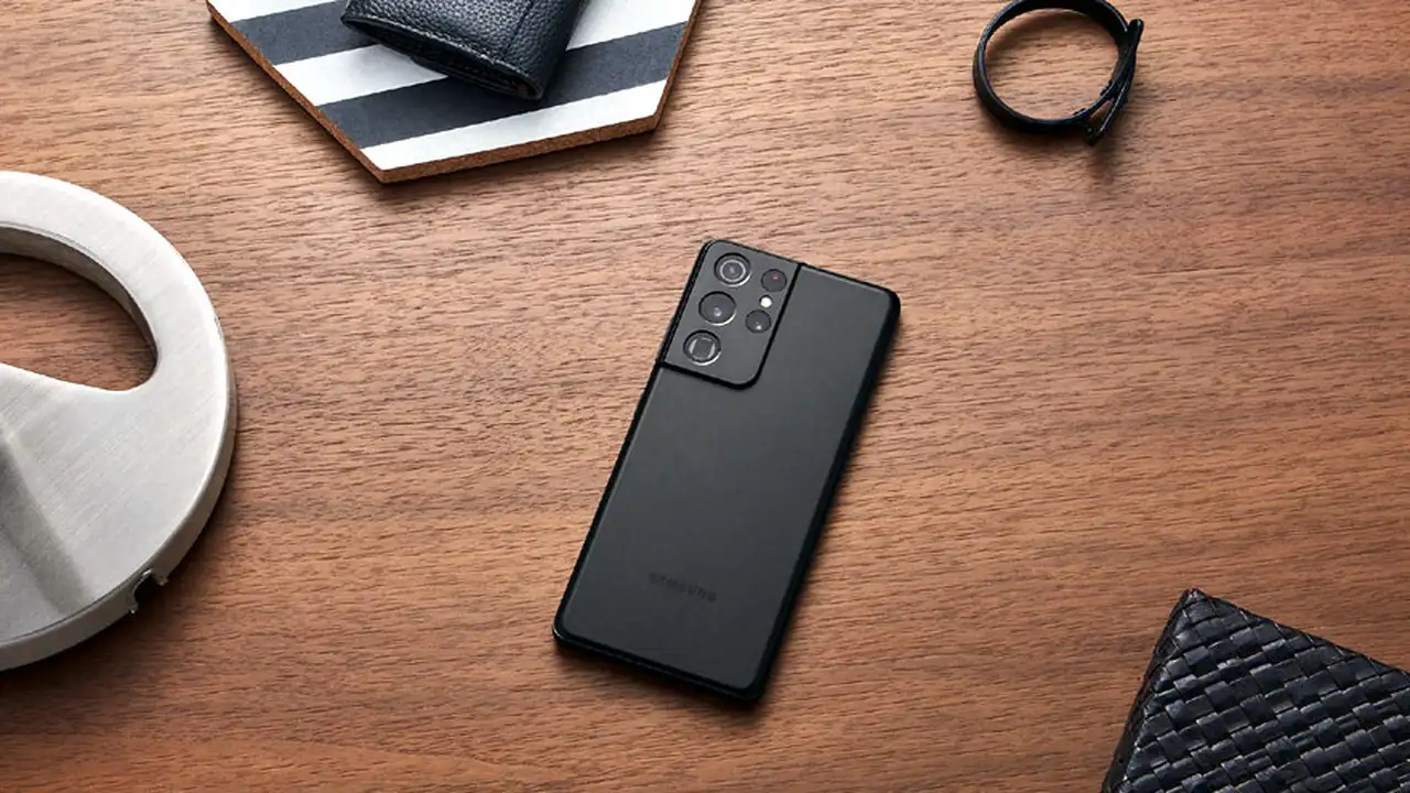 El Samsung Galaxy S21 Ultra incluye dos teleobjetivos.