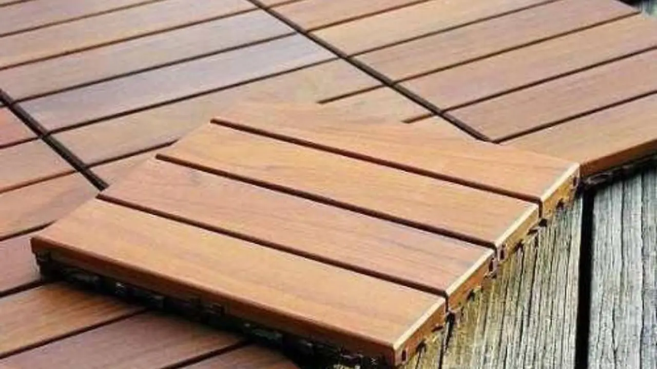 La madera plástica se hace a partir de plásticos que se utilizan una única vez