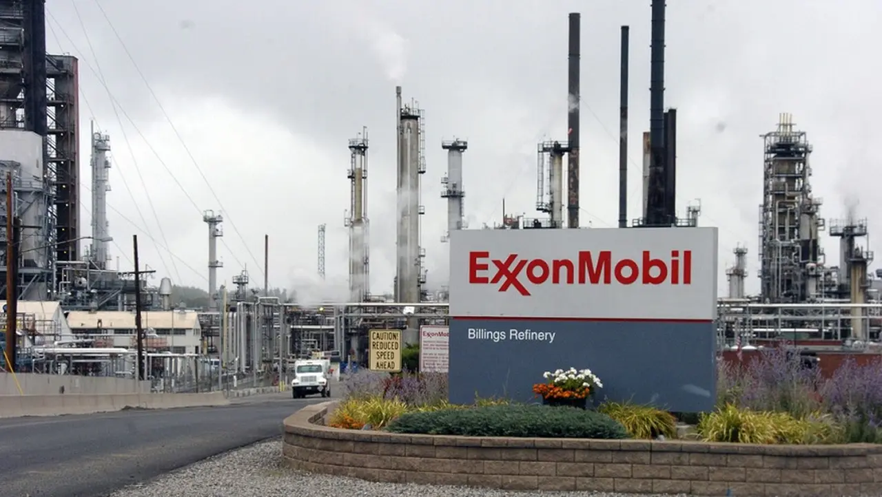 ExxonMobil pierde hasta 20.000 millones de dólares por 