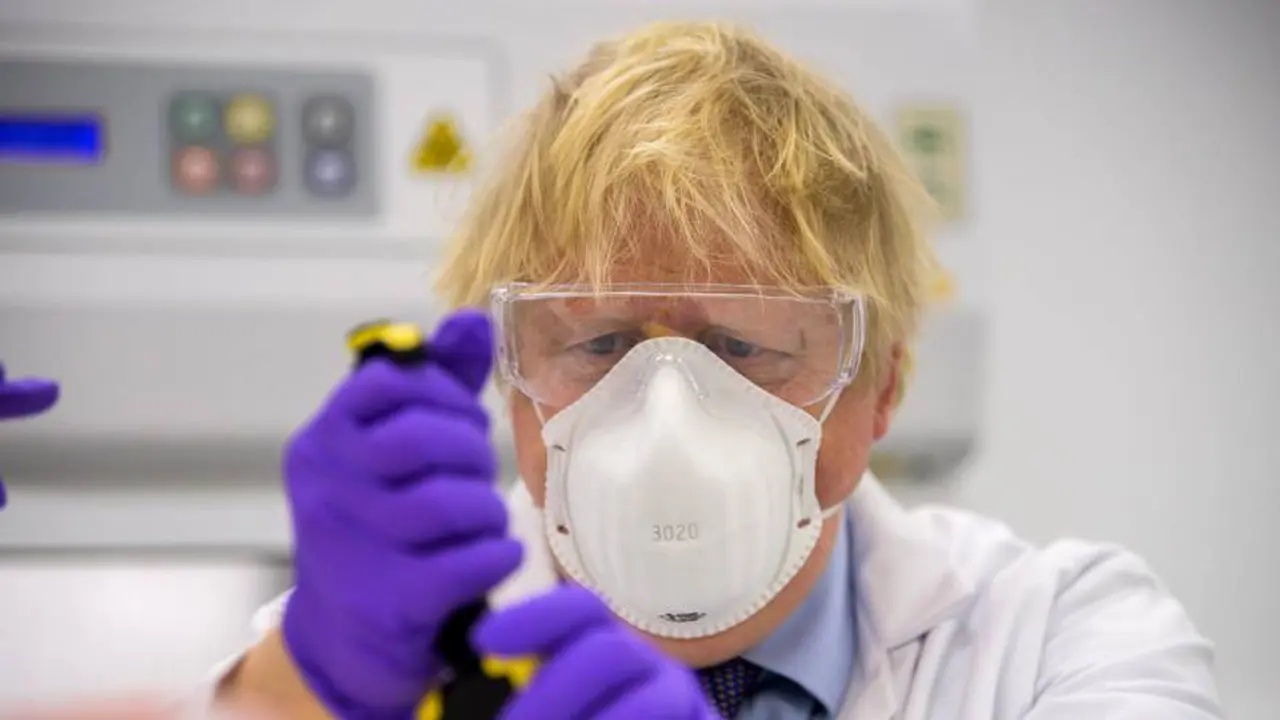 Boris Johnson se ha mostrado preocuado por la nueva cepa de coronavirus