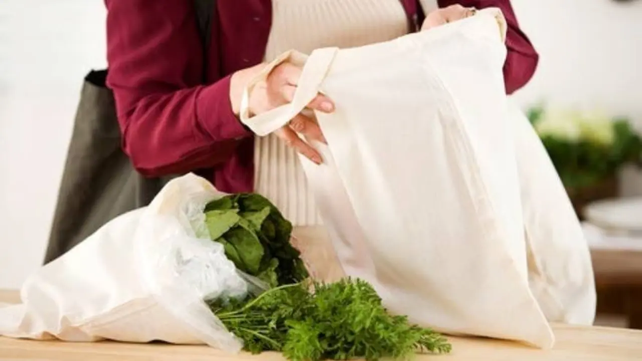 ¿Tengo que seguir lavando lo que compro en el supermercado por el Covid-19?: el veredicto de expertos