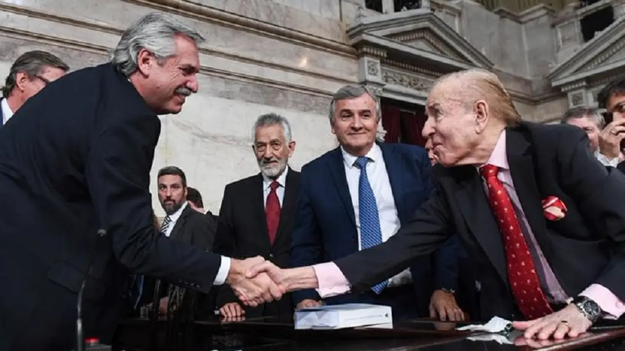 Alberto Fernández fue funcionario durante el menemismo: según Cavallo, no cuenta con el margen político para introducir reformas estructurales