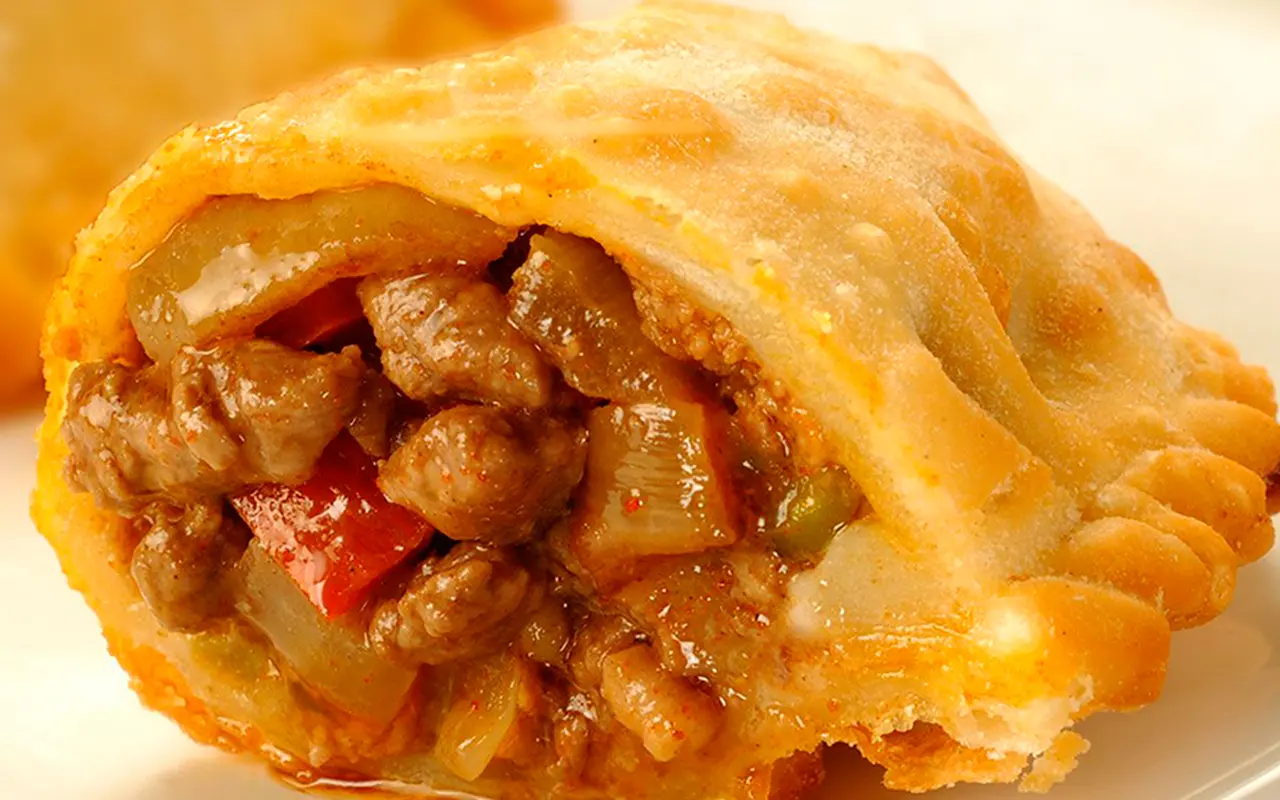 Las empanadas de carne cortada a cuchillo son un clásico y de las preferidas por los argentinos