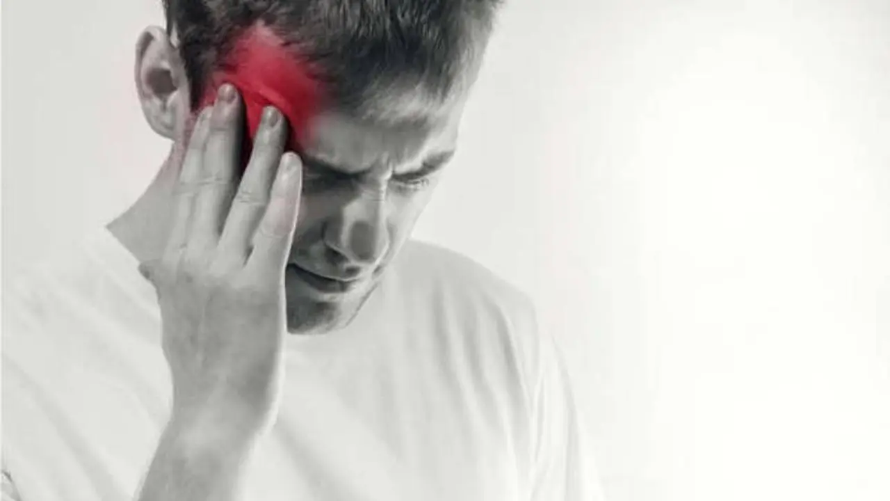 El dolor de cabeza puede ser uno de los efectos adversos del ayuno intermitente