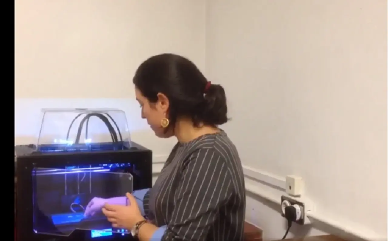La doctora Dolores Serrano trabaja en técnicas de impresión 3D de medicamentos