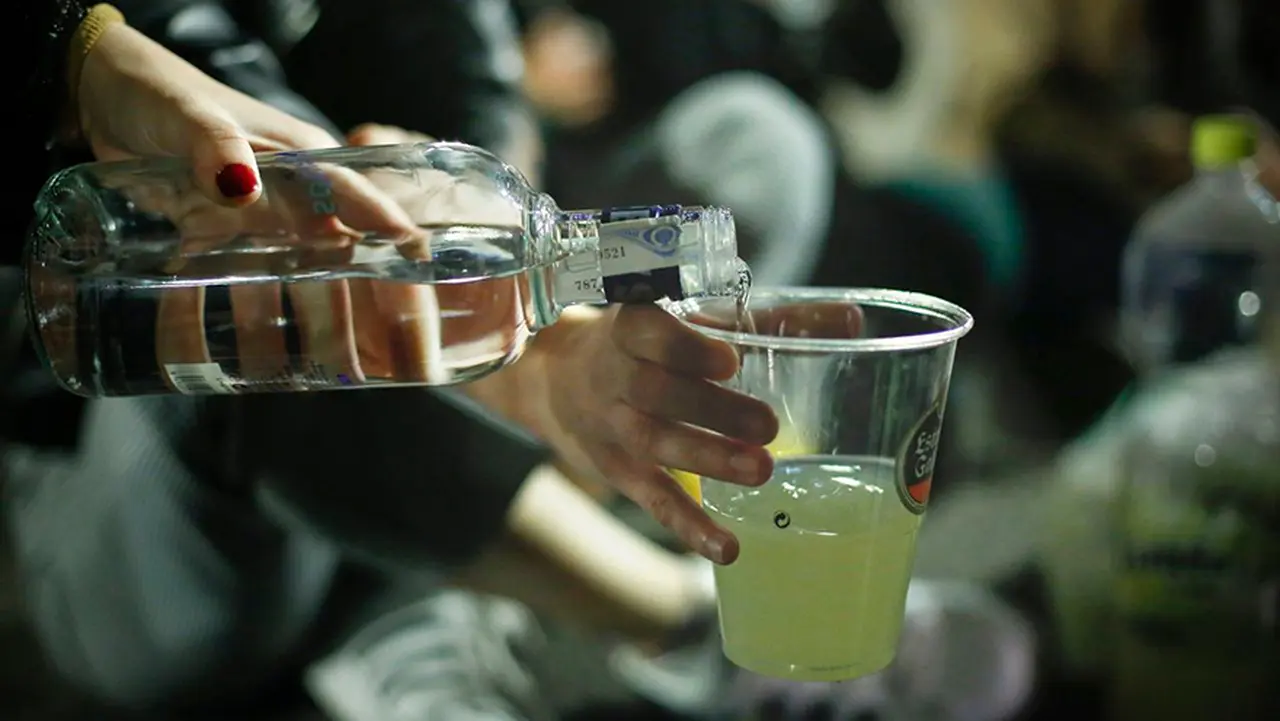 El 60,5% de los adolescentes entre 12 y 17 años probó alguna vez el alcohol.