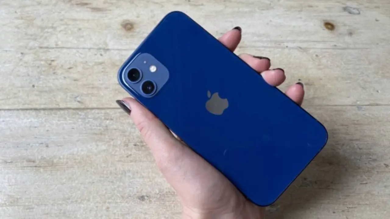 Apple tiene en su aplicación iMessage un gran competidor de WhatsApp en el mercado del iPhone.