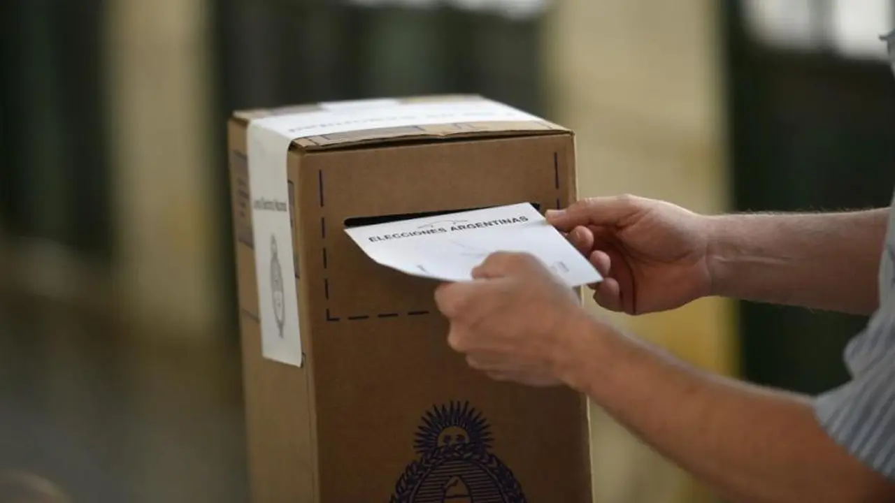 Las elecciones amenazan en algún punto la calma del dólar.