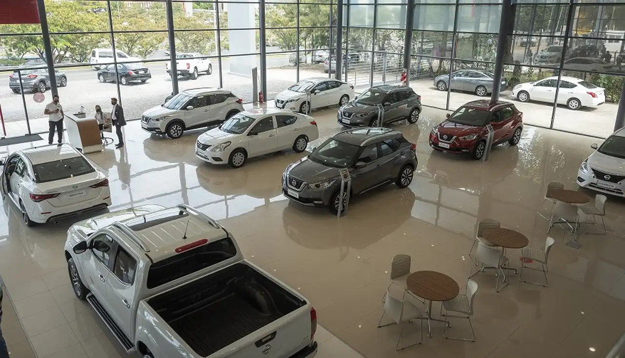 Todos los modelos Nissan en el nuevo concesionario.